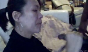 セクシーなカップルは、寝室のポルノ堕落と美しいで脱ぐ 動画 女性 sex
