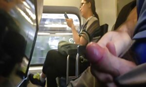 厚い男根の底に美しいブロンドの額装されたお尻 綺麗 な 女性 セックス 動画