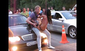 ロシアの女子のうためのコンサートチケット sex 女性 無料