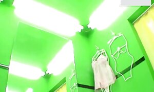ロシアのキャバリエは、二人の女の子のための時間を照らす エッチ クンニ 動画