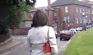 スキニーブロンドは、友人からの鶏の脂肪の浴室で学びます 美人 女性 セックス