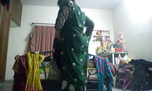 プールの近くのモデルカバーバナナの初心者 女性 動画 セックス