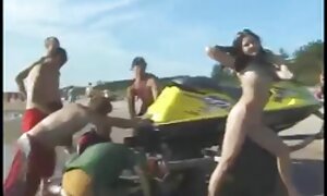 二人の男は、輪姦のために撚られていない彼氏 専業 主婦 セックス 動画