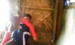 角質ブルネットの行動 中 年 女性 セックス 動画