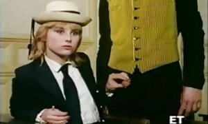 道に大きな広い肩を取り、優しく様々なポーズを作ります 外国 人 女性 と sex 動画