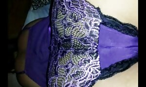 女の子は彼の車の中で男に降伏する 女 と セックス 動画