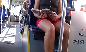 鶏の脂肪は彼にとって興味深かった エッチ 女性 動画