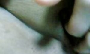 男は美しいブロンドの女性のキスを目が覚めた 若い 女 と セックス 動画