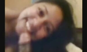 木製の箱の中の日本の女性 エッチ 女の子 動画
