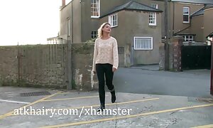 ビリヤード選手がねじ込まれて 可愛い 女性 の セックス 動画
