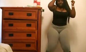 義母はmulattoの女の子に彼をバラバラに引き裂かれるように与えていました ユーチューブ 女性 エロ